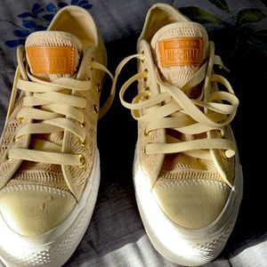 Converse crochet sneakers never worn